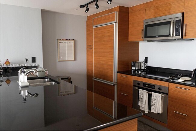 Building Photo - 50 Biscayne Blvd