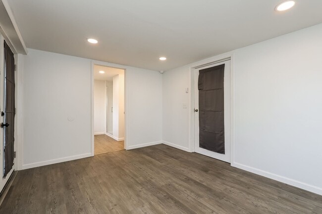 Building Photo - 400 W Bridge St