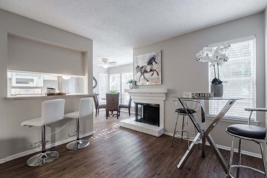 Country Square 3015 Country Square Dr Carrollton TX 75006 Apartment