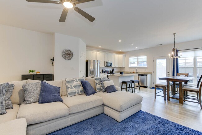 Building Photo - 2416 Trafton Pl