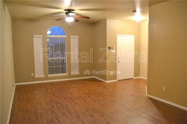 Building Photo - 1121 McKavett Dr