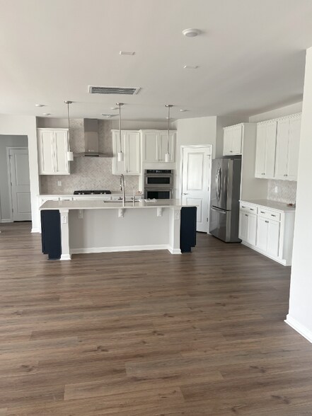 Building Photo - 152 Highpointe Dr