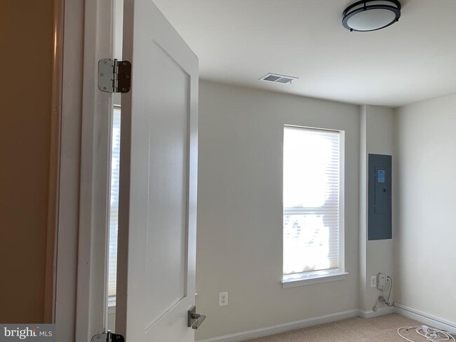 Building Photo - 7228 Barrberry Ln