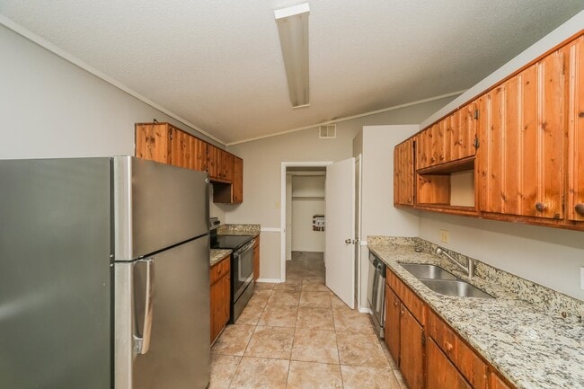 Building Photo - 5722 Ballenmoor Dr