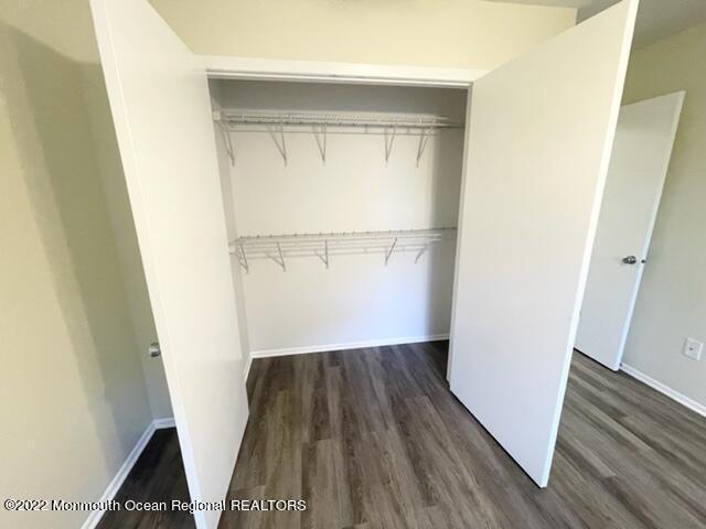 Building Photo - 331 Oak Knoll Dr
