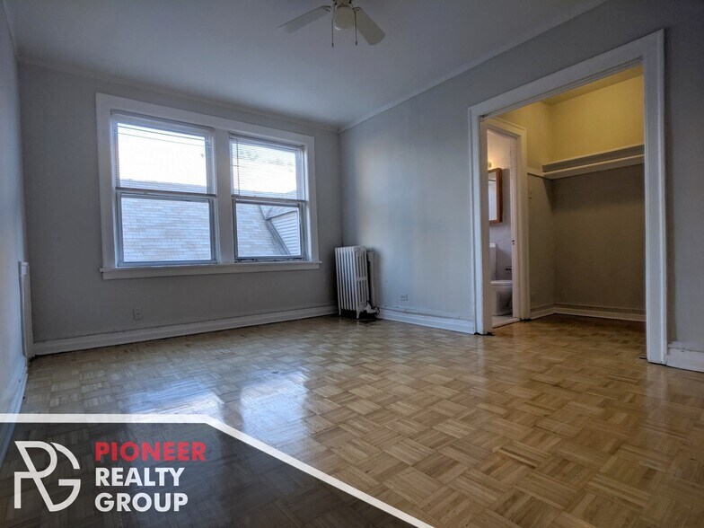 Building Photo - 705 W Belmont Ave