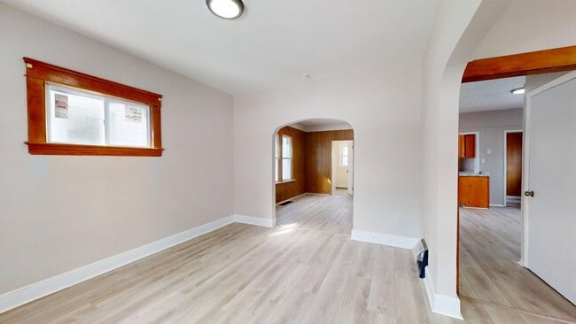 Building Photo - Slavic Village - 4 Bedroom - Single Family Home