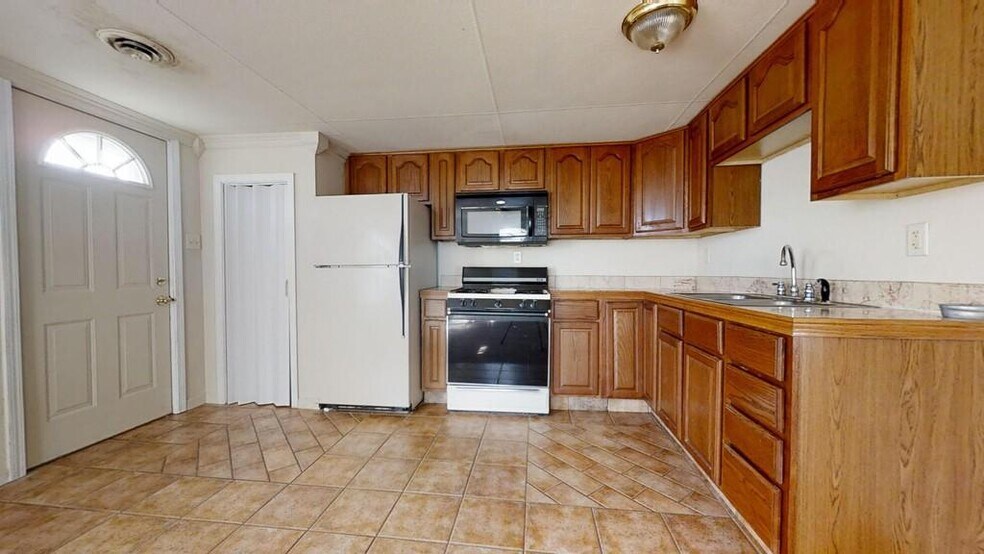 Building Photo - 103 Eads St