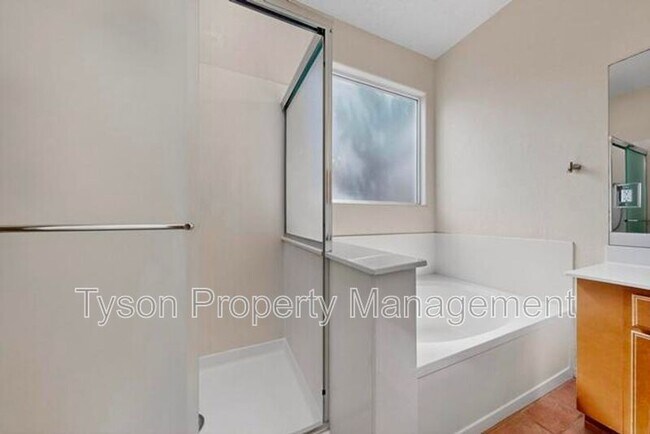 Building Photo - 7124 Glyndon Trail NW
