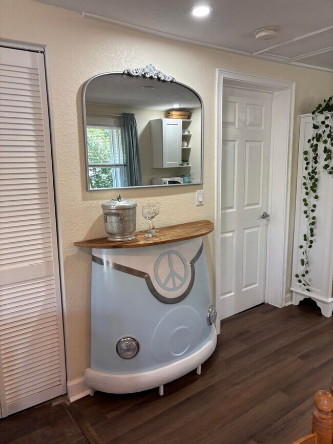 Building Photo - 336 SW 5th Ave