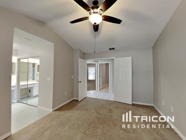 Building Photo - 3621 71st Terrace E