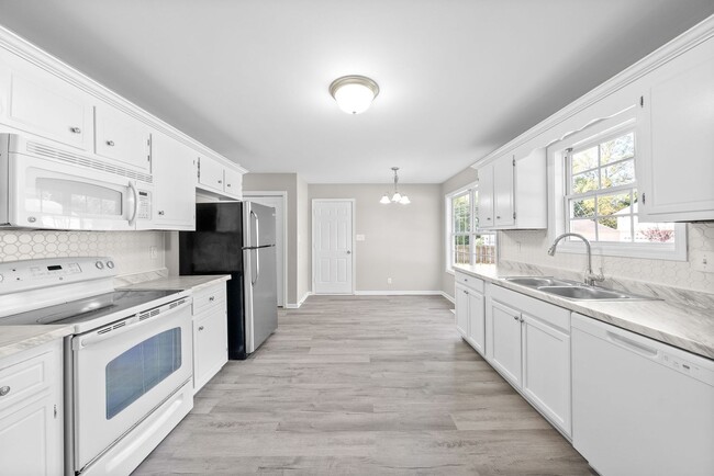 Building Photo - 3792 McAllister Dr