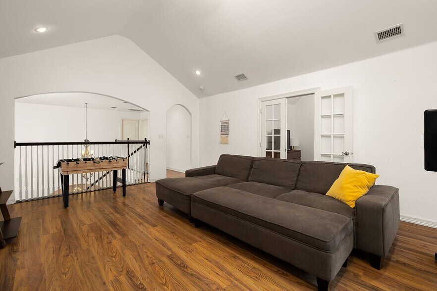 Building Photo - 3301 Santa Olivia St