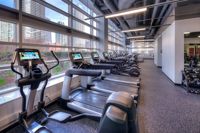 Building Photo - 545 N Dearborn St