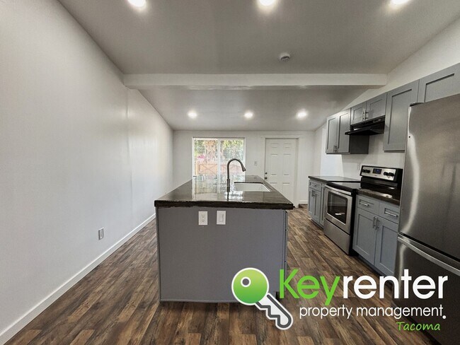 Building Photo - Updated 3-Bedroom Home for Rent in Central...