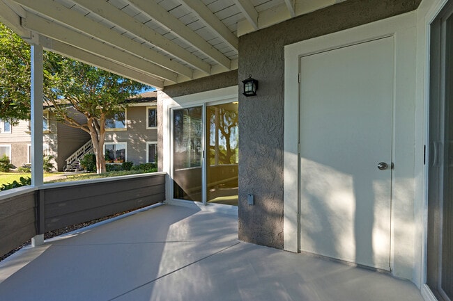 Building Photo - Remodeled Seawatch Condo with Beautiful Views