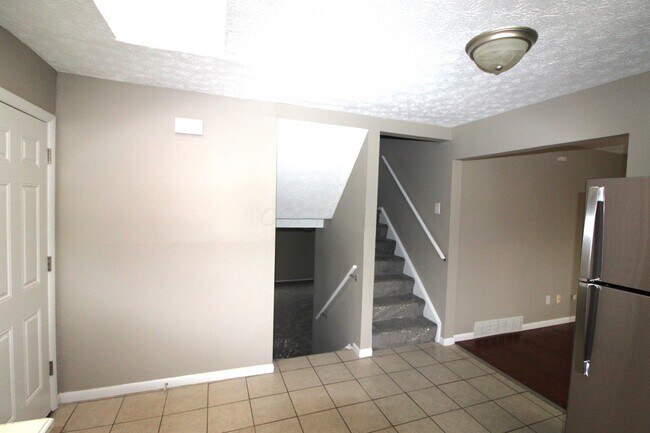 Building Photo - 2514 Lipton Rd