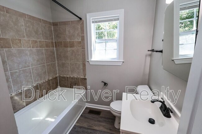 Building Photo - 1110 Morningside Dr