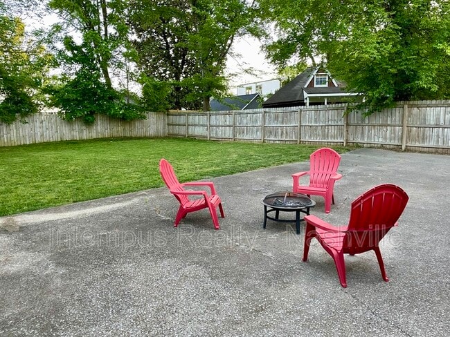 Building Photo - 120 Lucile St