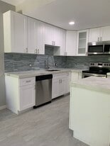 Beautiful remodeled unit - 3225 N Andrews Ave
