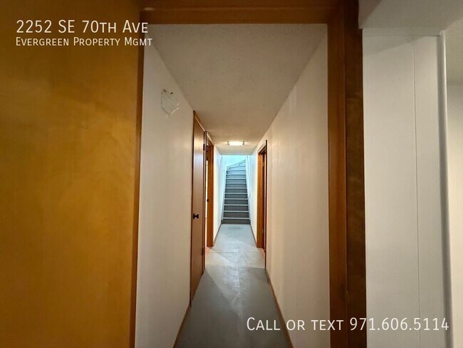 Building Photo - 2252 SE 70th Ave