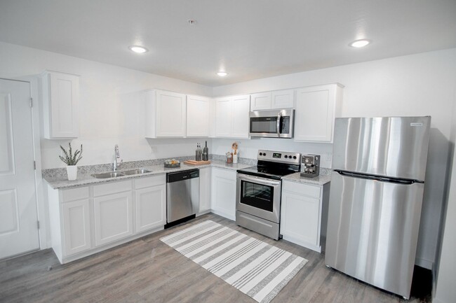 Building Photo - Brand New 2-Bed, 2-Bath Apartments on the ...