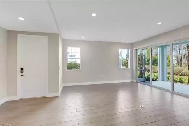 Building Photo - 2554 Seychelles Dr