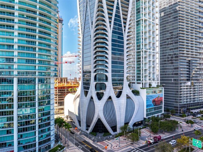 Building Photo - 1000 Biscayne Blvd