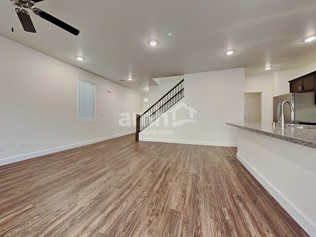 Building Photo - 300 Palazza Reserve Pl