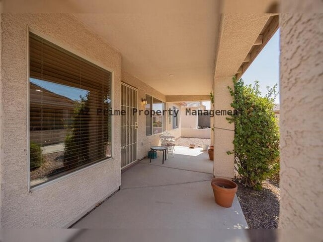 Building Photo - 3431 E Torrey Pines Ln