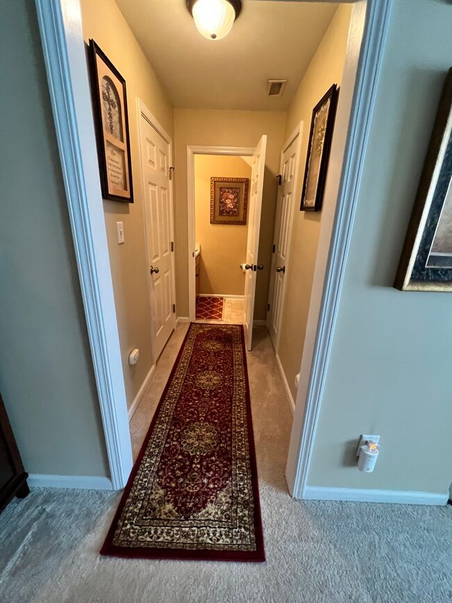 Building Photo - Lovely 2Br 2.5Ba Townhome in Brier Creek! Available 12/21!