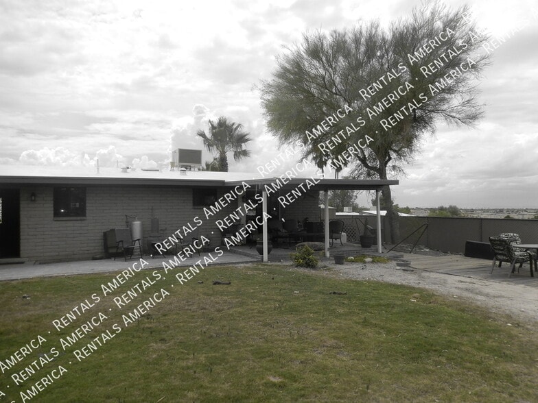 Building Photo - 9801 E Nicaragua Pl