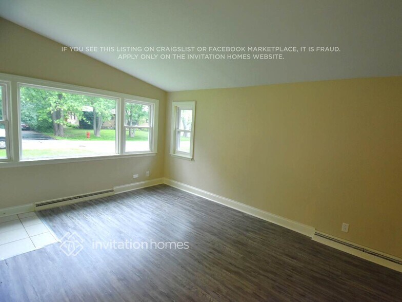 Building Photo - 4019 N Washington St