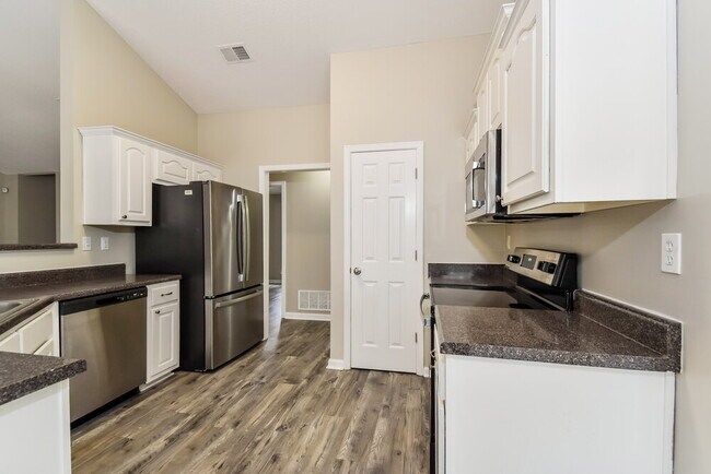 Building Photo - 5755 Kuykendall Dr