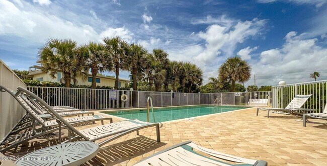 Building Photo - 1345 N Hwy A1A