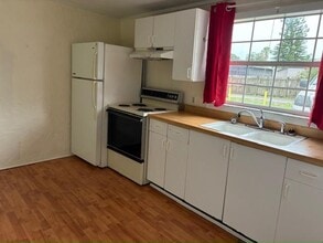 Building Photo - 2135 E Camp N Comfort Ln