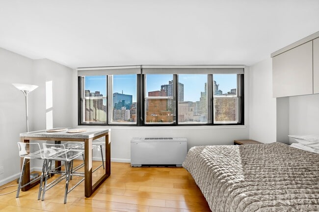 Building Photo - 225 E 36th St