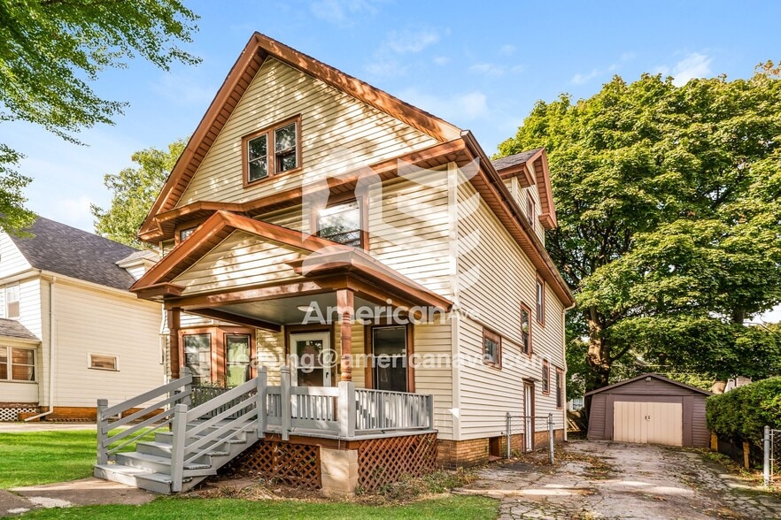 Building Photo - 40 Lux St