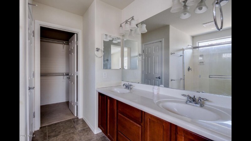 Building Photo - 1933 W Davis Rd