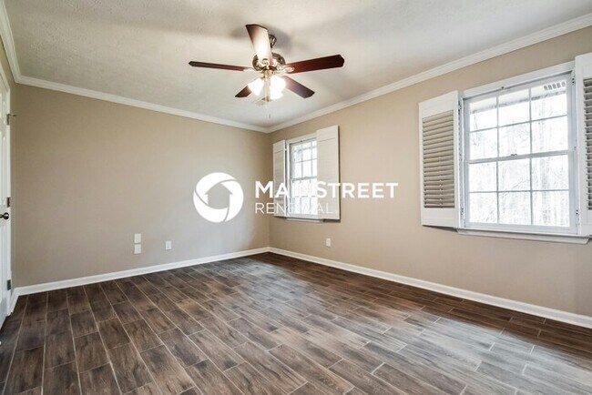 Building Photo - 3 Bedroom Pet-Friendly Home in Fayetteville, GA with Main Street Renewal