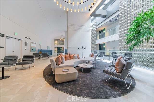 Building Photo - 400 S Broadway