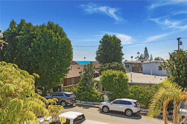 Building Photo - 552 Cypress Dr