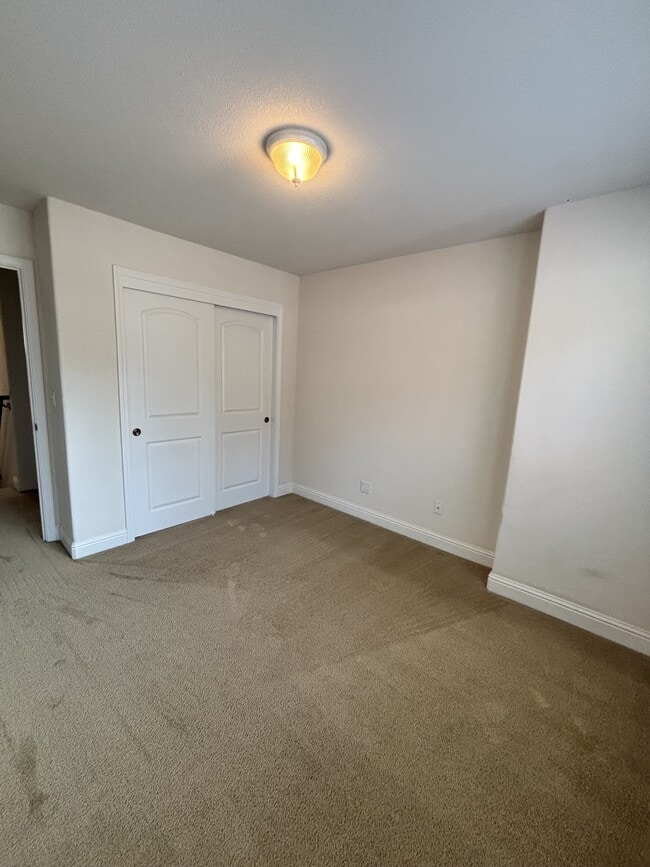 Building Photo - 114 Ironhorse Place