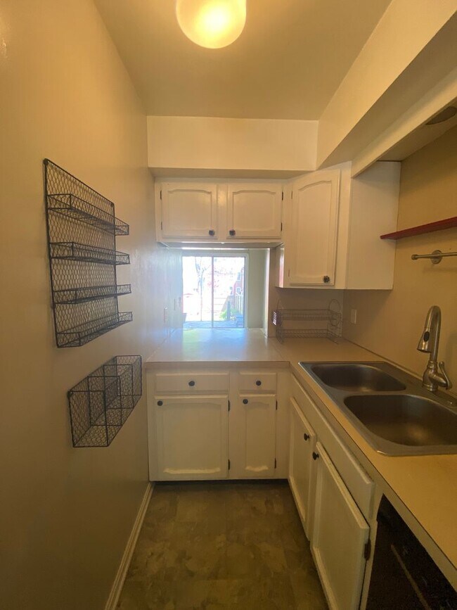 Building Photo - Charming 2 BR / 1.5 Townhome in Lancaster City Coming Soon