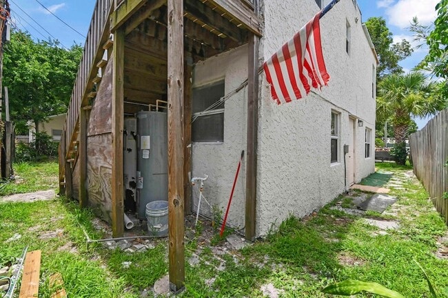 Building Photo - 515 Putnam Rd