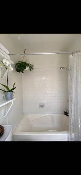 Building Photo - 4525 Avocado St