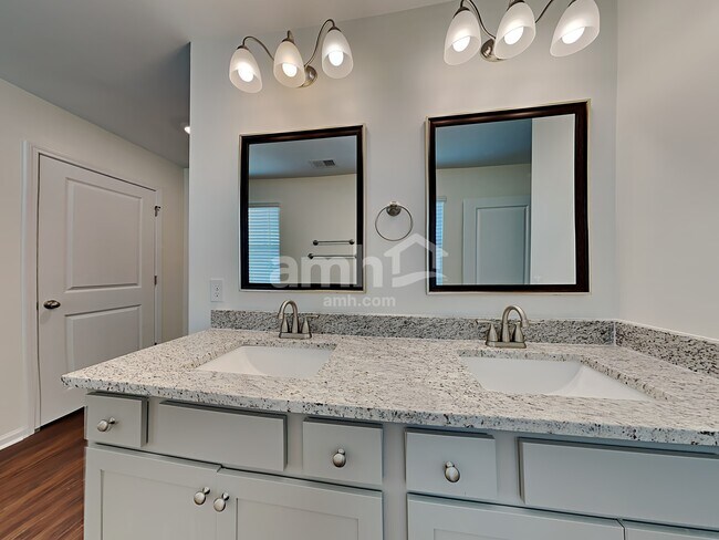 Building Photo - 123 Troupe Dr