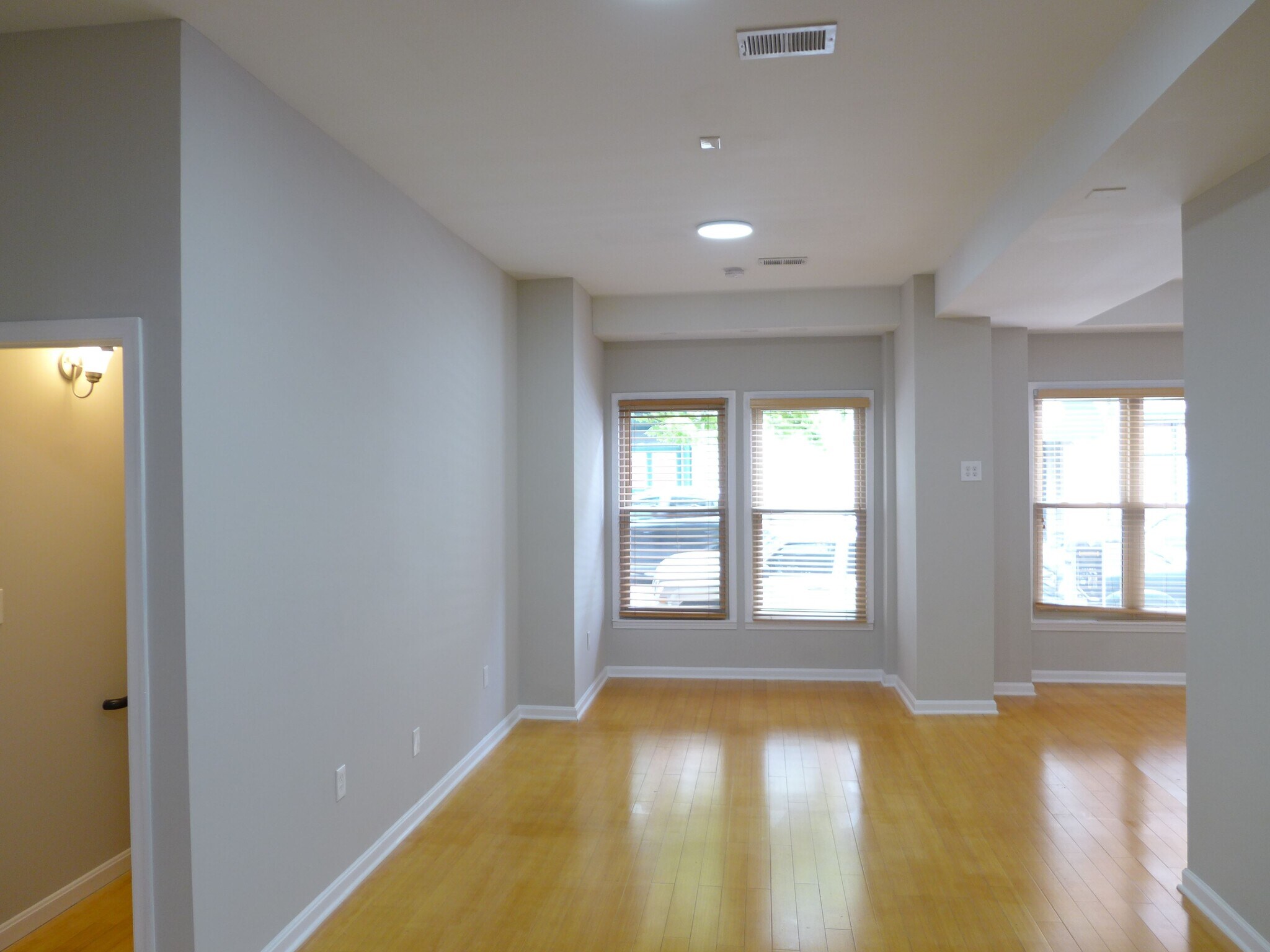 Building Photo - 324 Park Ave