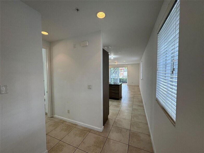 Building Photo - 2675 SW 81st Terrace