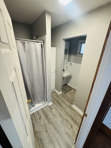 Building Photo - 609 Lima Ave